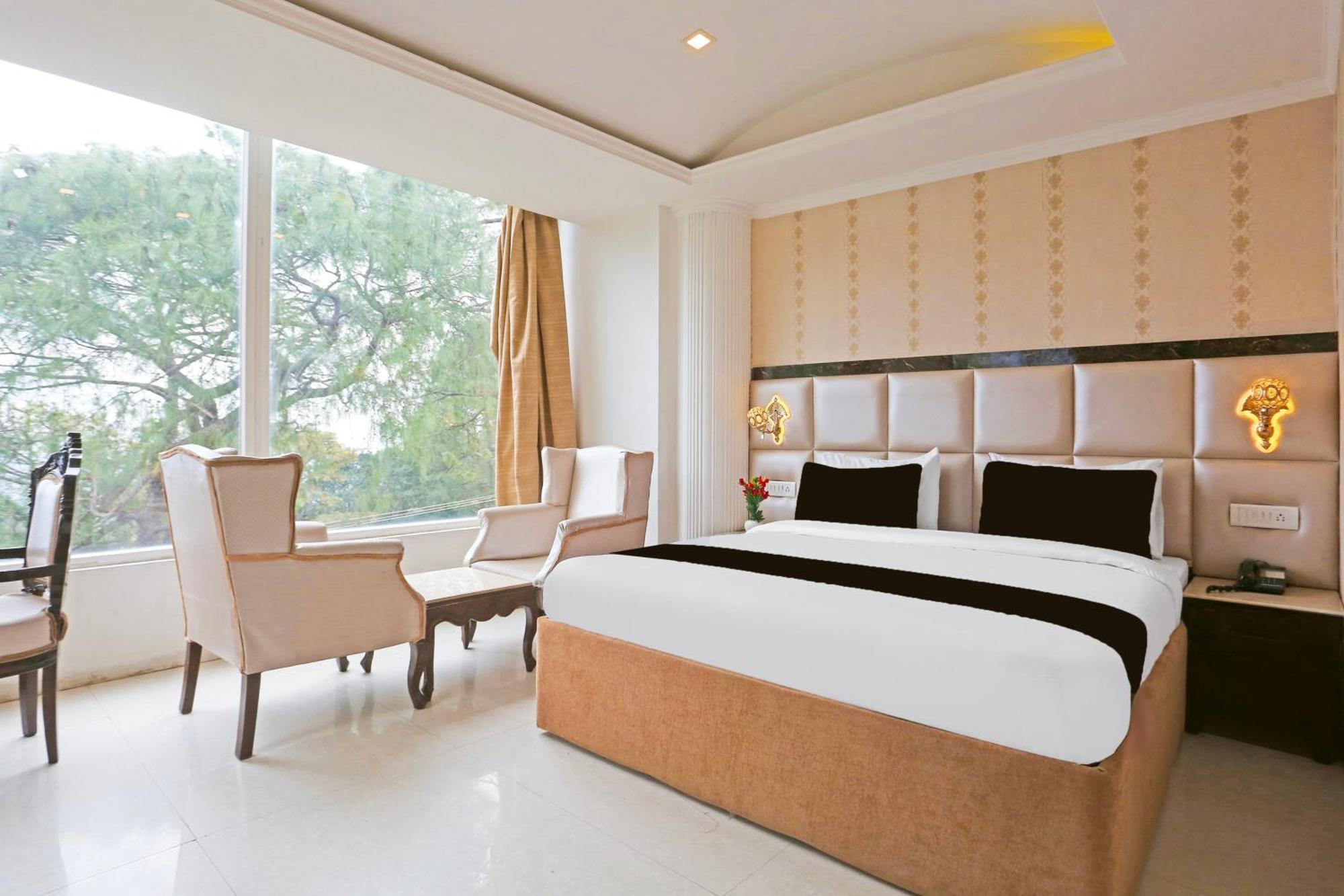 Super Townhouse Oak Dharamshala Near Maximus Mall Luaran gambar