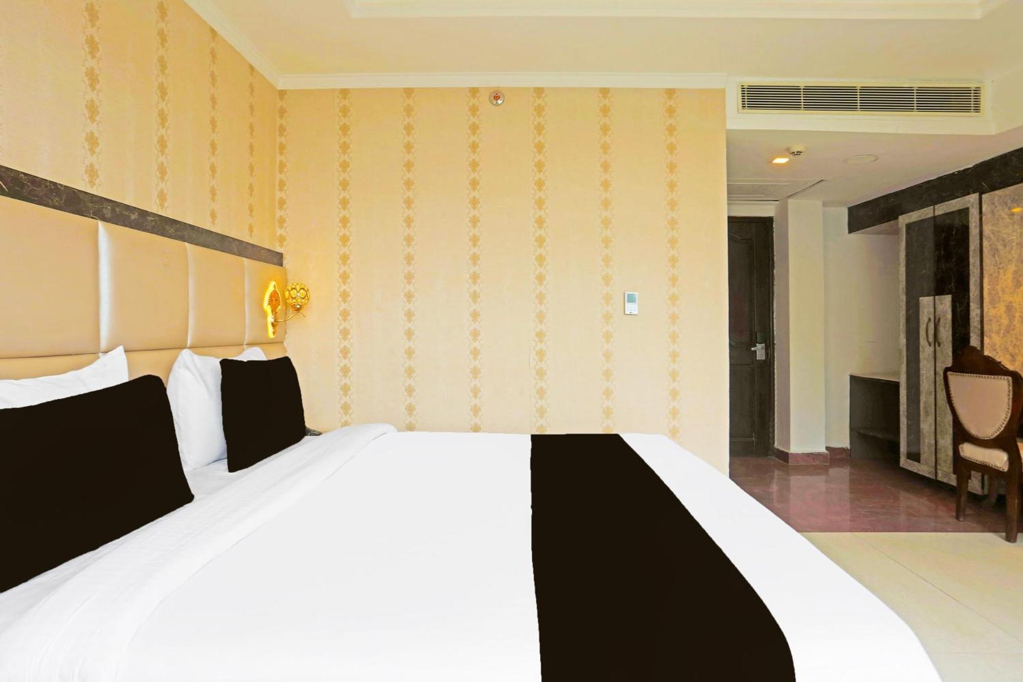 Super Townhouse Oak Dharamshala Near Maximus Mall Luaran gambar