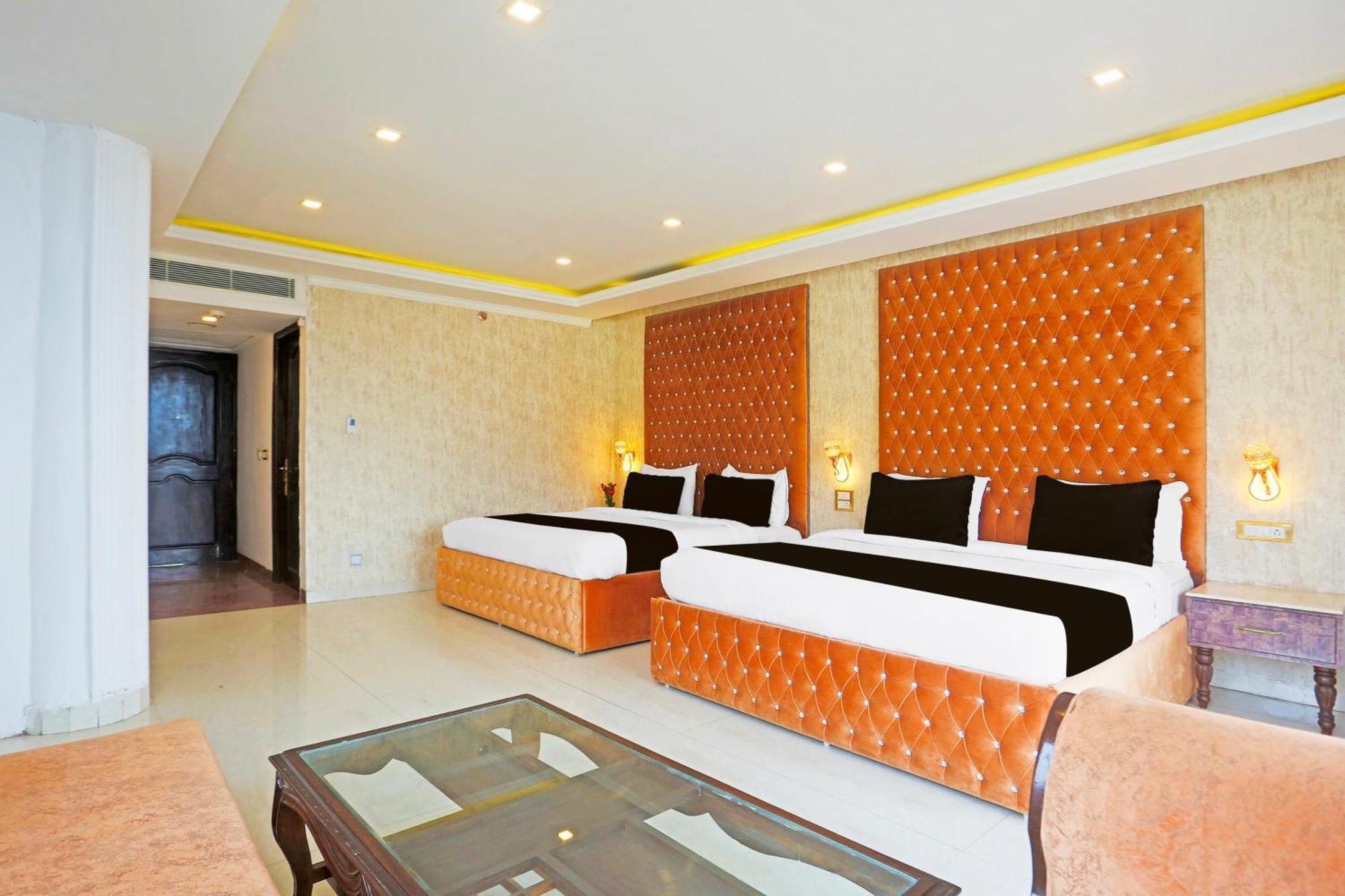 Super Townhouse Oak Dharamshala Near Maximus Mall Luaran gambar